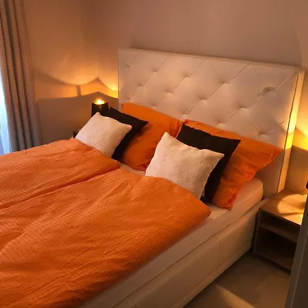 Gyöngye Lux *