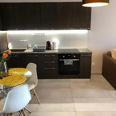 Gyoengye Lux *