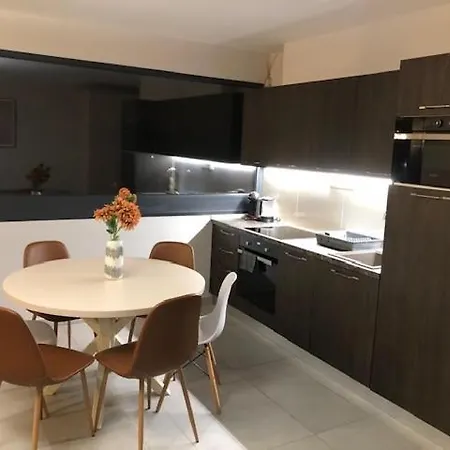 Gyoengye Lux