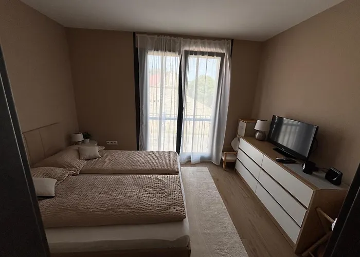 Gyoengye Lux Szeged