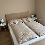 Gyoengye Lux Daire