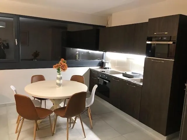 Gyoengye Lux Σέγκεντ